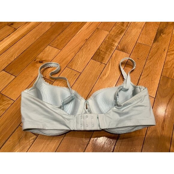 Victorias Secret Light Blue Lined Demi Bra Sz 32DD Underwire & Adjustable Strap - Picture 3 of 3